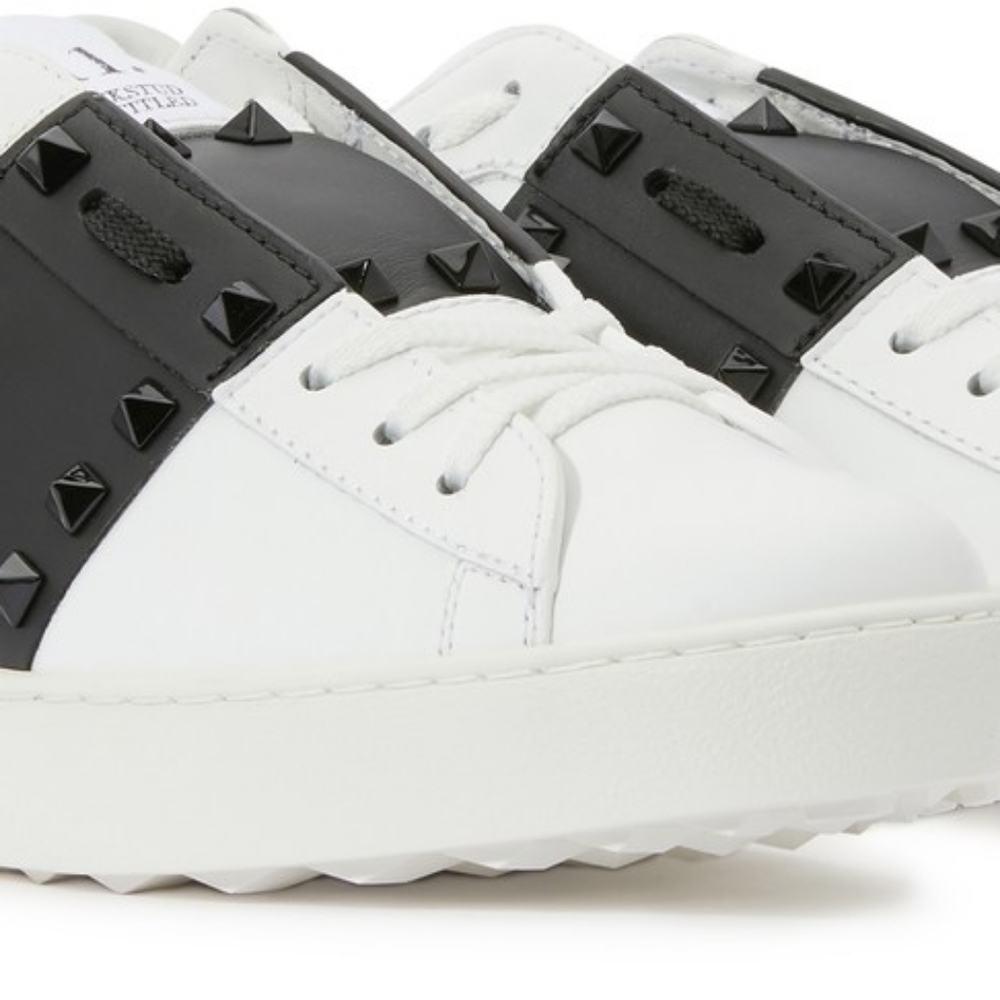 Brand new Valentino women's Rockstud sneakers